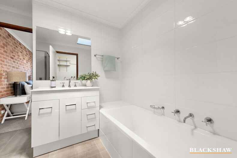 11/4 Mansfield Place Phillip 11/4 Mansfield Place Phillip