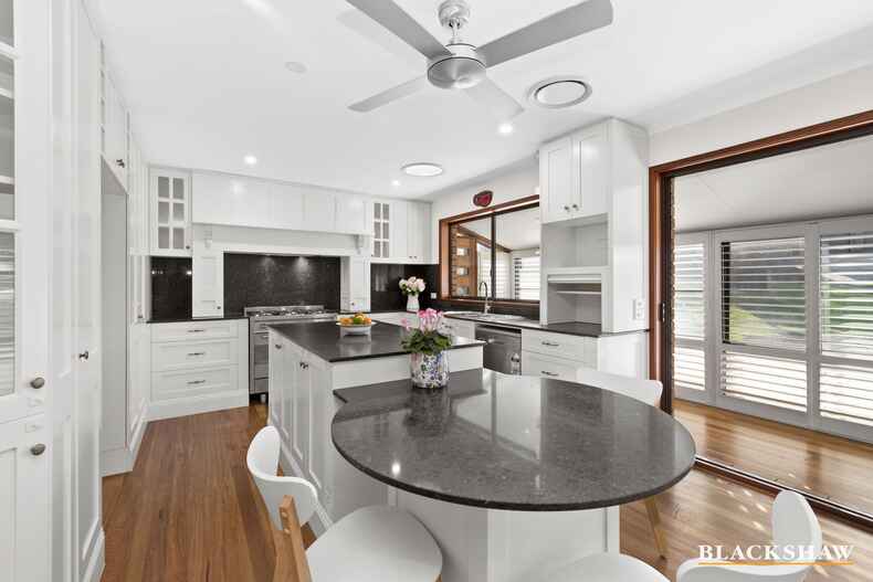 16 Hume Road Surf Beach 16 Hume Road Surf Beach