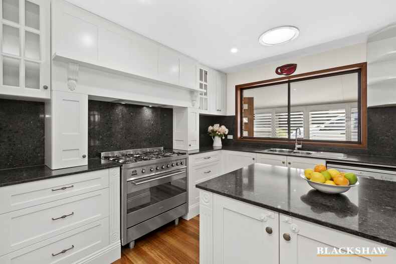 16 Hume Road Surf Beach 16 Hume Road Surf Beach