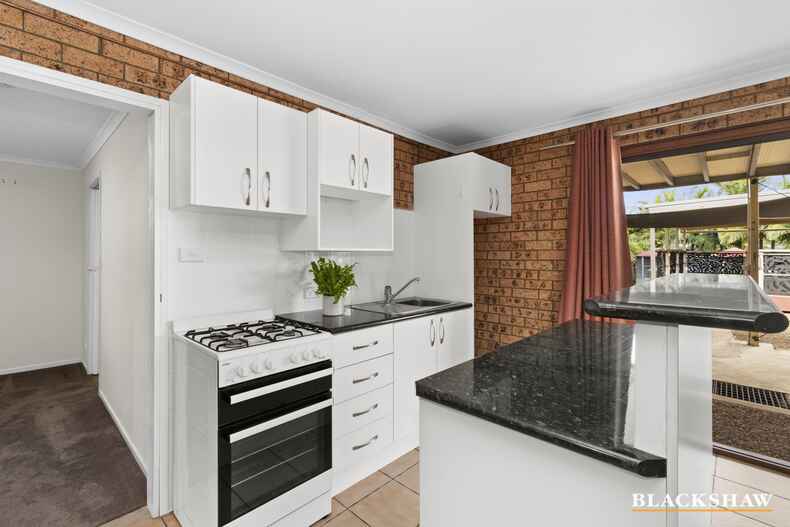 16 Hume Road Surf Beach 16 Hume Road Surf Beach