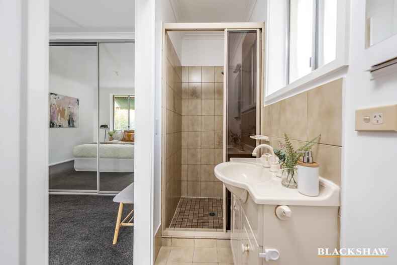 12 Alroy Circuit Hawker 12 Alroy Circuit Hawker