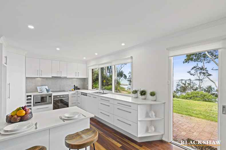 25 Bronte Crescent Sunshine Bay 25 Bronte Crescent Sunshine Bay
