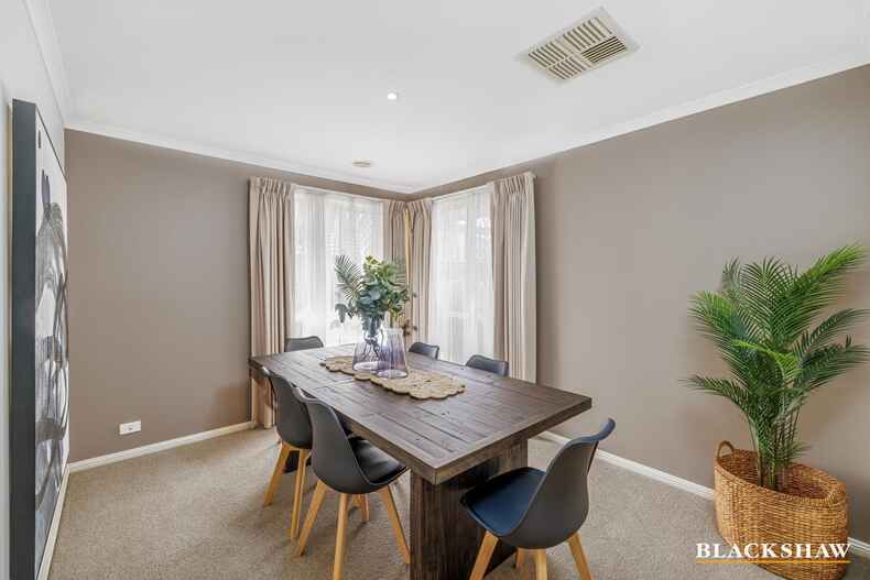 7 Hutchison Circuit Crestwood