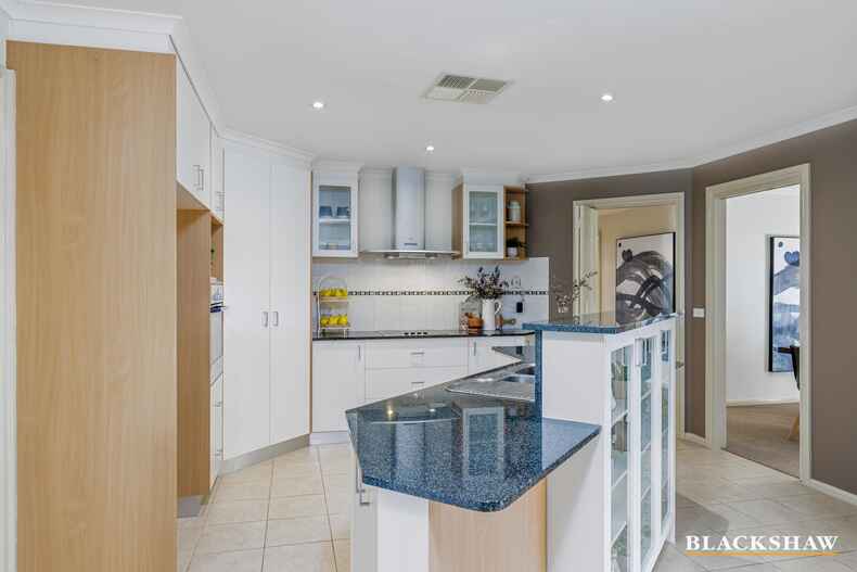 7 Hutchison Circuit Crestwood