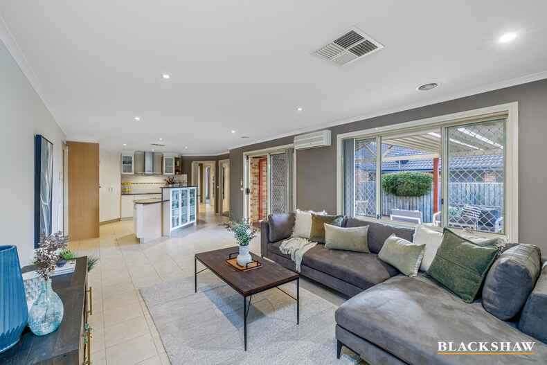 7 Hutchison Circuit Crestwood