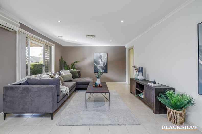 7 Hutchison Circuit Crestwood