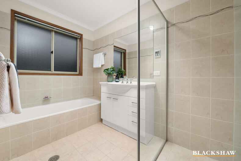 20 Denovan Circuit Calwell 20 Denovan Circuit Calwell