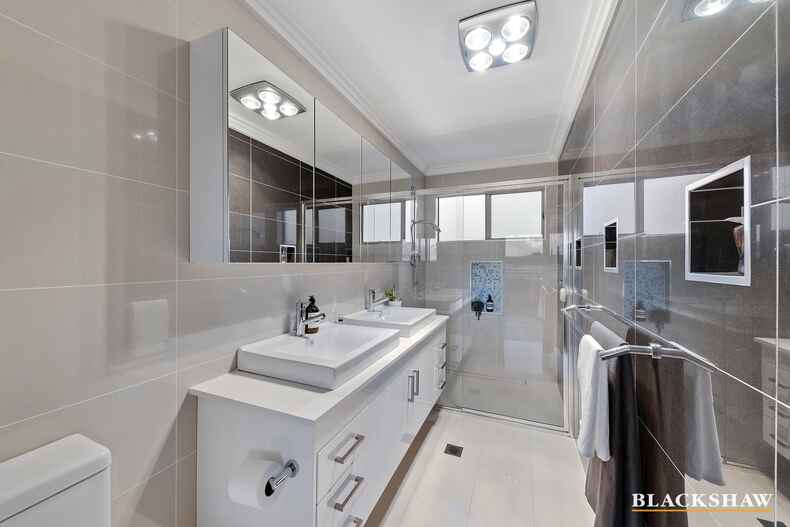 34 Cazneaux Crescent Weston 34 Cazneaux Crescent Weston