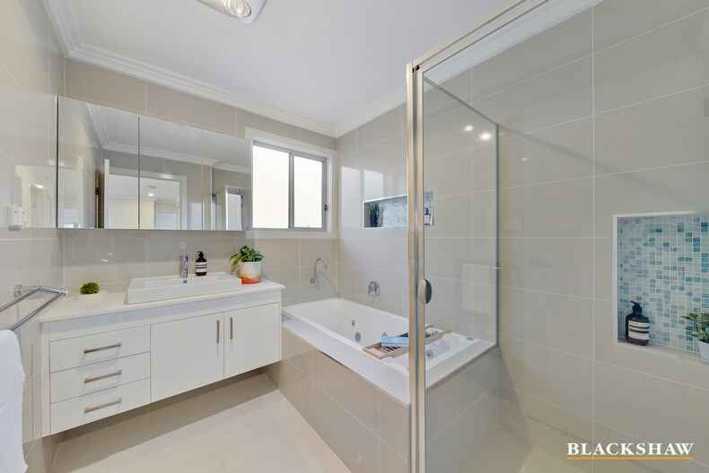 34 Cazneaux Crescent Weston 34 Cazneaux Crescent Weston
