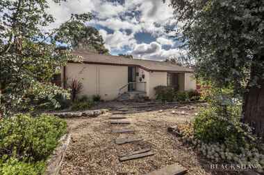 3 Lyall Crescent Kambah