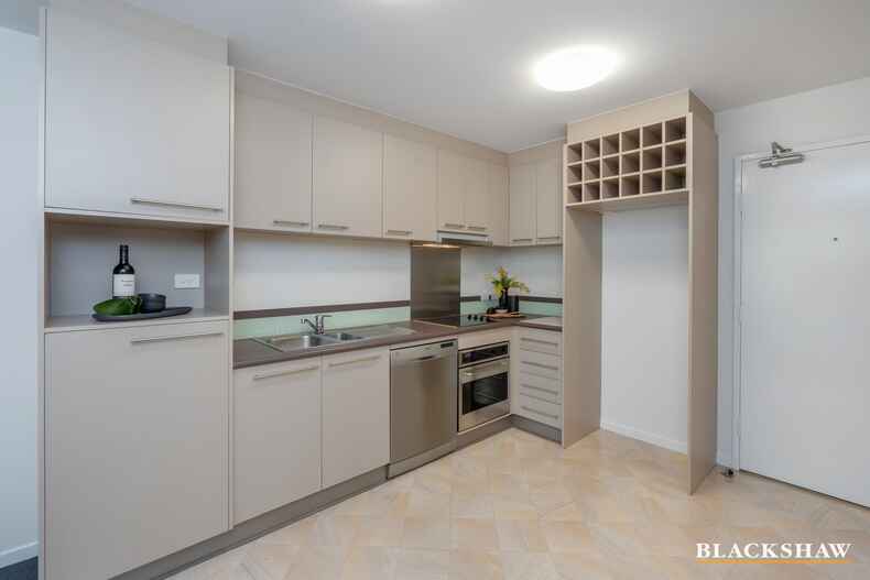 6/12 Challis Street Dickson