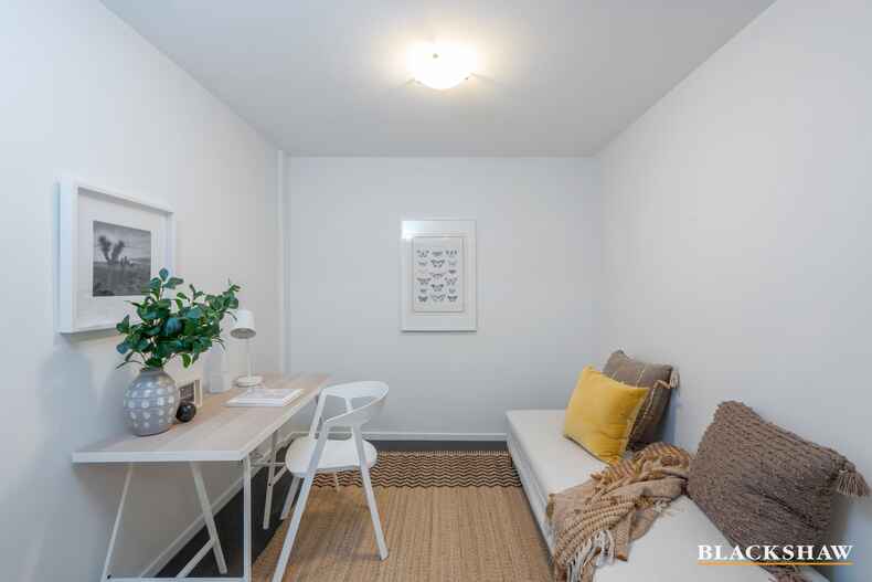 6/12 Challis Street Dickson