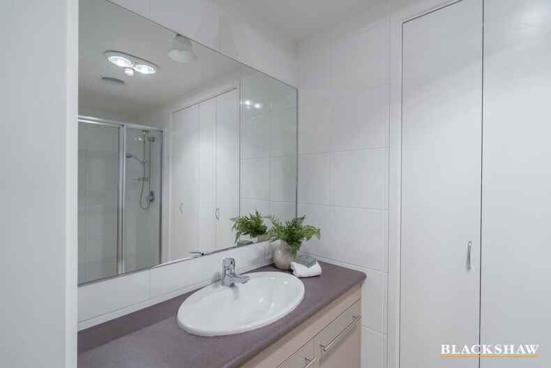 6/12 Challis Street Dickson