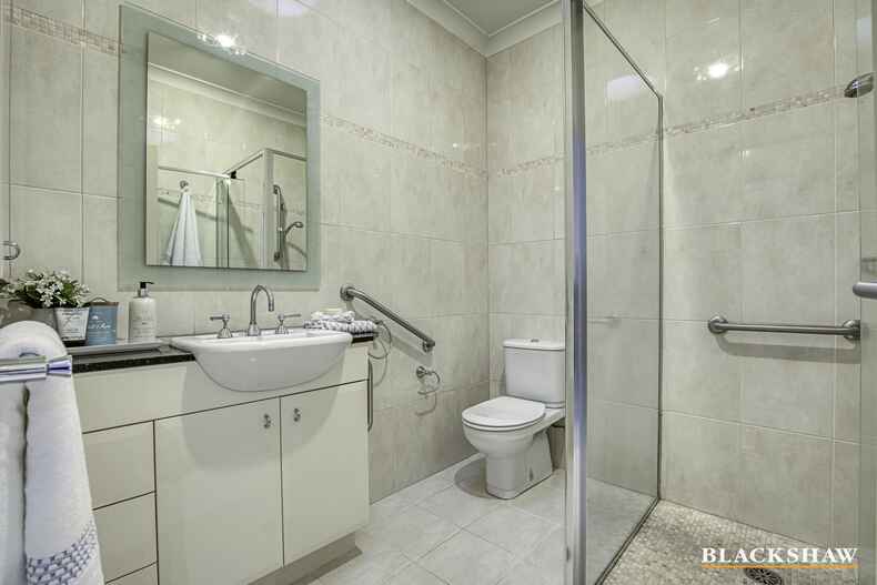 52 Captain Cook Crescent Griffith 52 Captain Cook Crescent Griffith