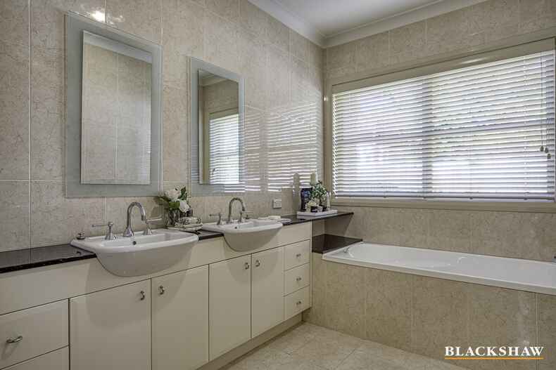 52 Captain Cook Crescent Griffith 52 Captain Cook Crescent Griffith