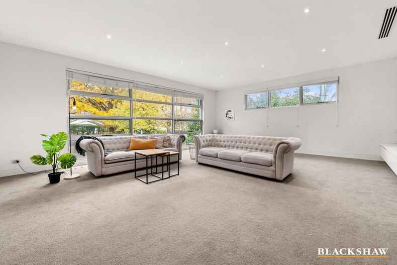 102 Jansz Crescent Griffith