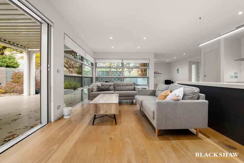 102 Jansz Crescent Griffith