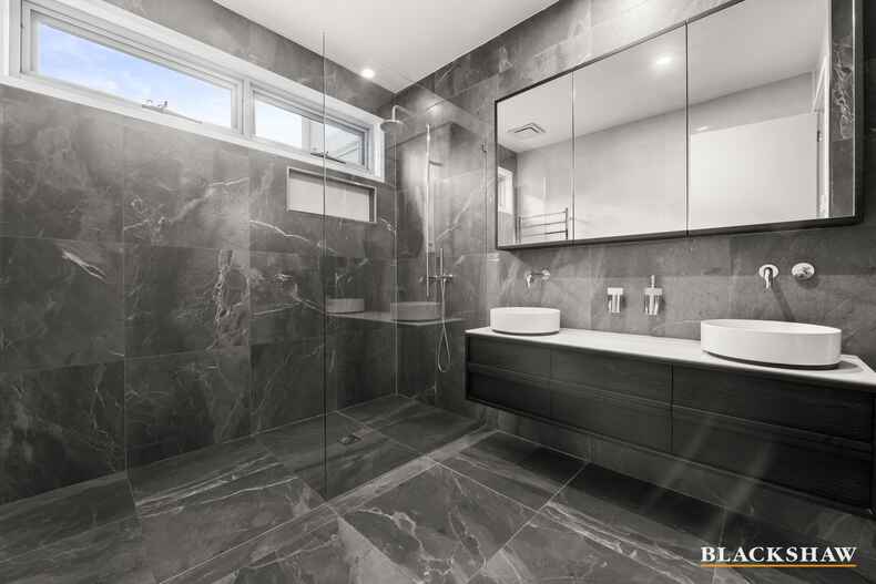 102 Jansz Crescent Griffith