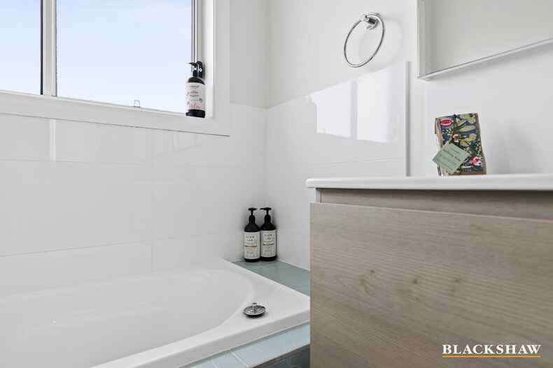 28 John Penn Drive Tomakin 28 John Penn Drive Tomakin