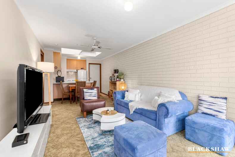 5/1 Drinnan Close Surf Beach