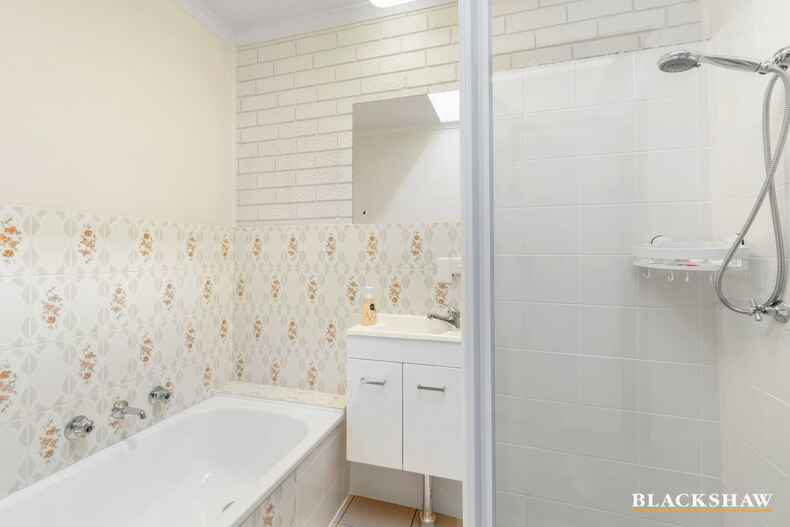 5/1 Drinnan Close Surf Beach