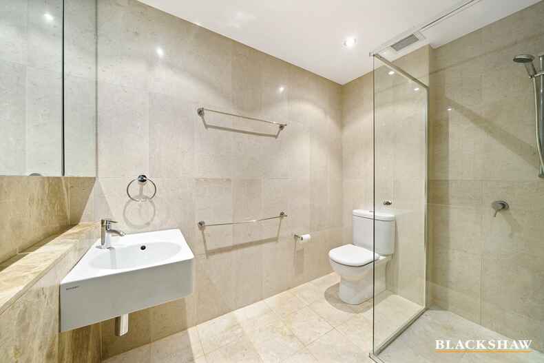 16/15 Coranderrk Street City