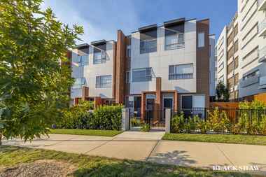 50/124 John Gorton Drive Coombs