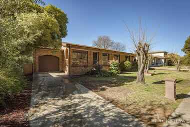 189 Namatjira Drive Fisher