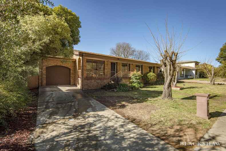 189 Namatjira Drive Fisher