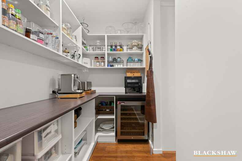 28 Schwarz Place Flynn 28 Schwarz Place Flynn