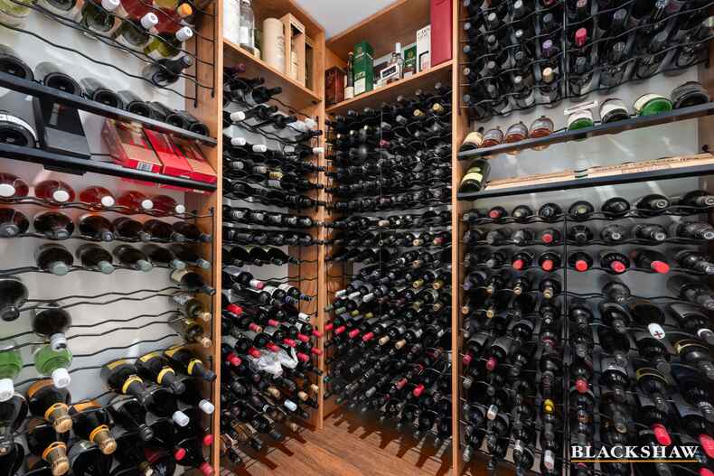 28 Schwarz Place Flynn 28 Schwarz Place Flynn