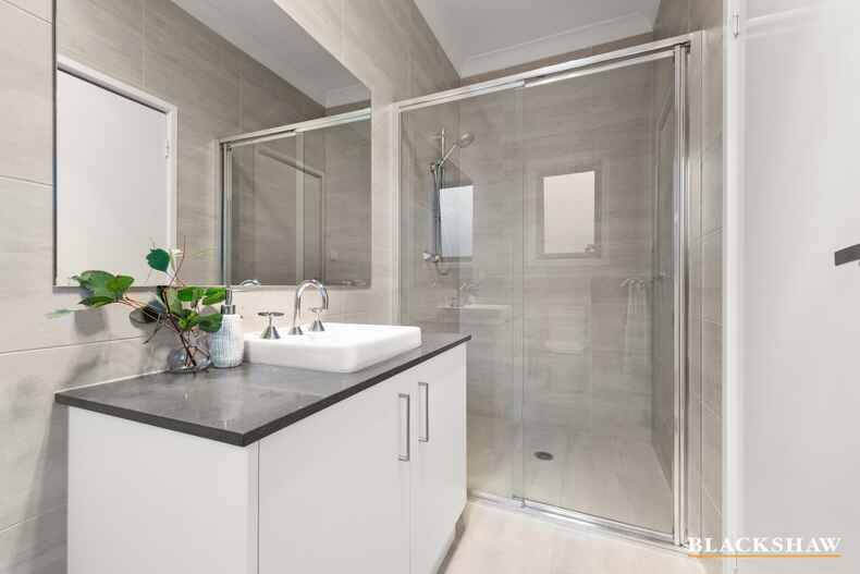 28 Schwarz Place Flynn 28 Schwarz Place Flynn