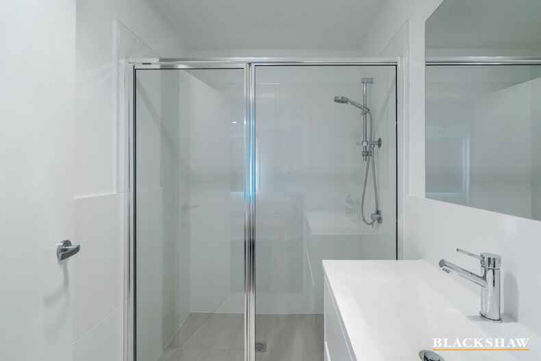 27/40 Pearlman Street Coombs