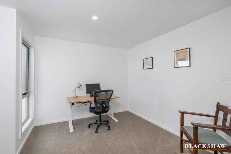 27/40 Pearlman Street Coombs