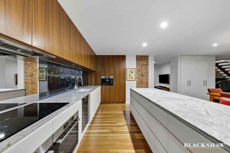 146 Hopetoun Circuit Yarralumla 146 Hopetoun Circuit Yarralumla