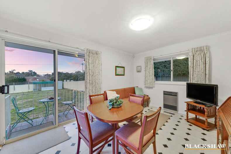 61 Captain Cook Crescent Griffith