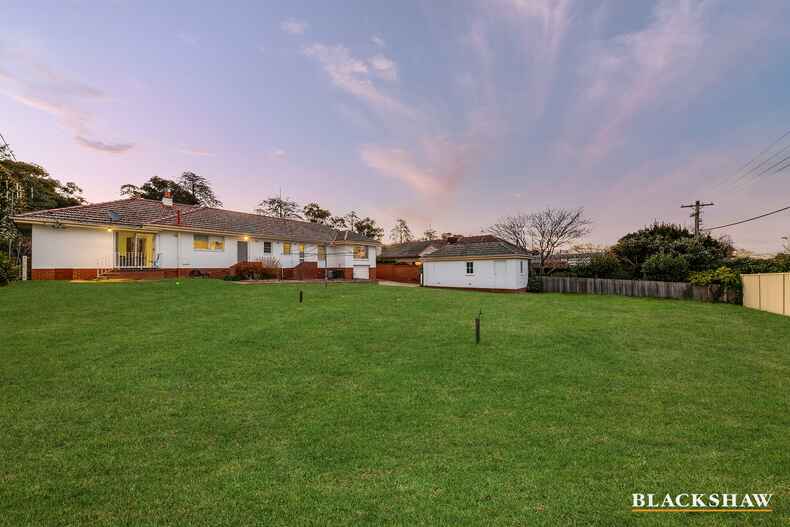 61 Captain Cook Crescent Griffith