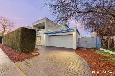 1B Weston Street Yarralumla