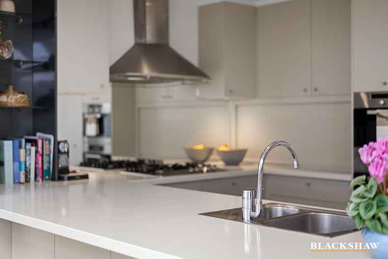 6 Cuthbertson Crescent Oxley 6 Cuthbertson Crescent Oxley