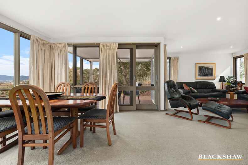 6 Cuthbertson Crescent Oxley 6 Cuthbertson Crescent Oxley