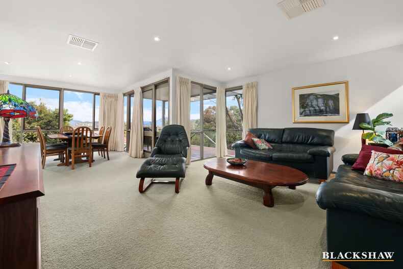 6 Cuthbertson Crescent Oxley 6 Cuthbertson Crescent Oxley