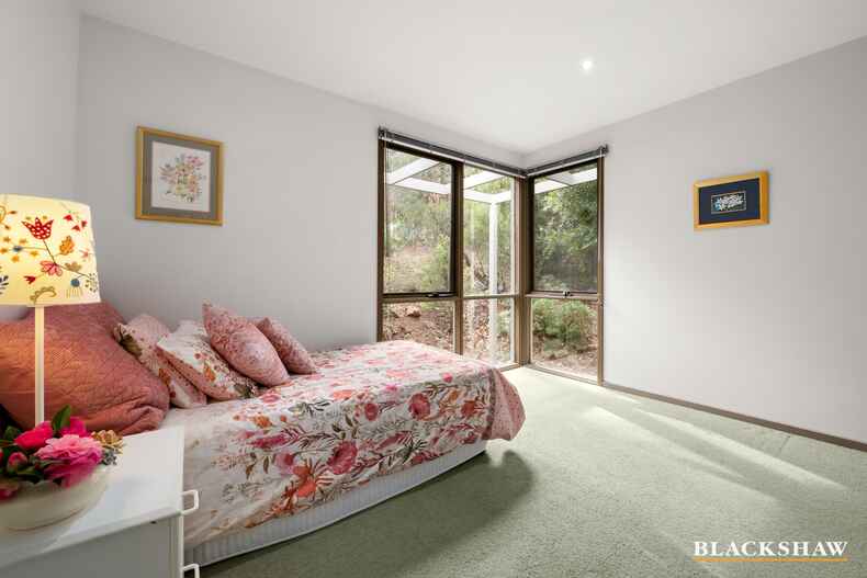 6 Cuthbertson Crescent Oxley 6 Cuthbertson Crescent Oxley