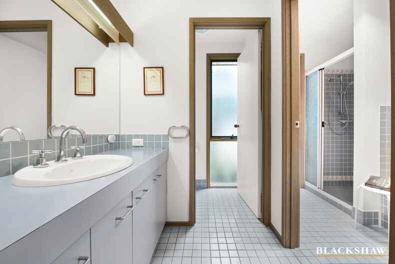 6 Cuthbertson Crescent Oxley 6 Cuthbertson Crescent Oxley