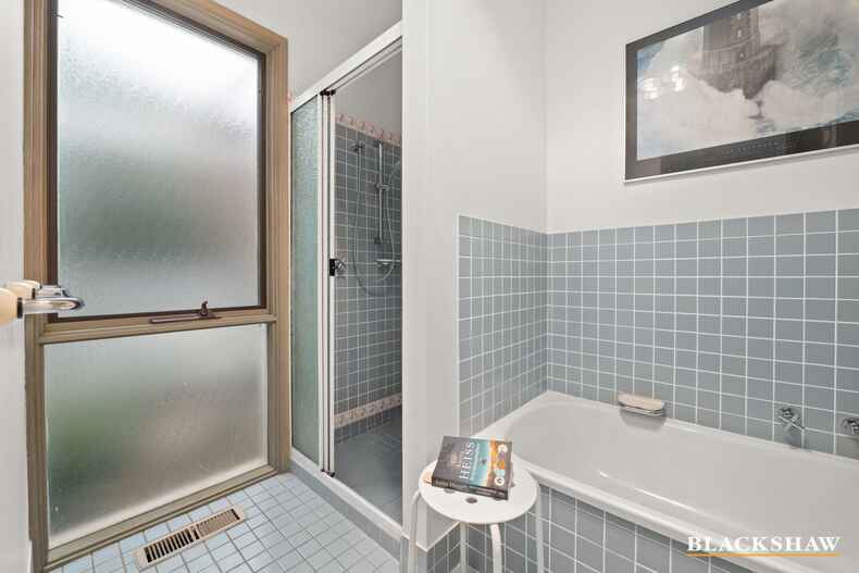 6 Cuthbertson Crescent Oxley 6 Cuthbertson Crescent Oxley