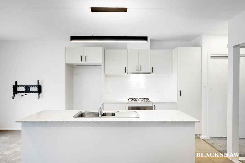 8/4 Ross Road Queanbeyan