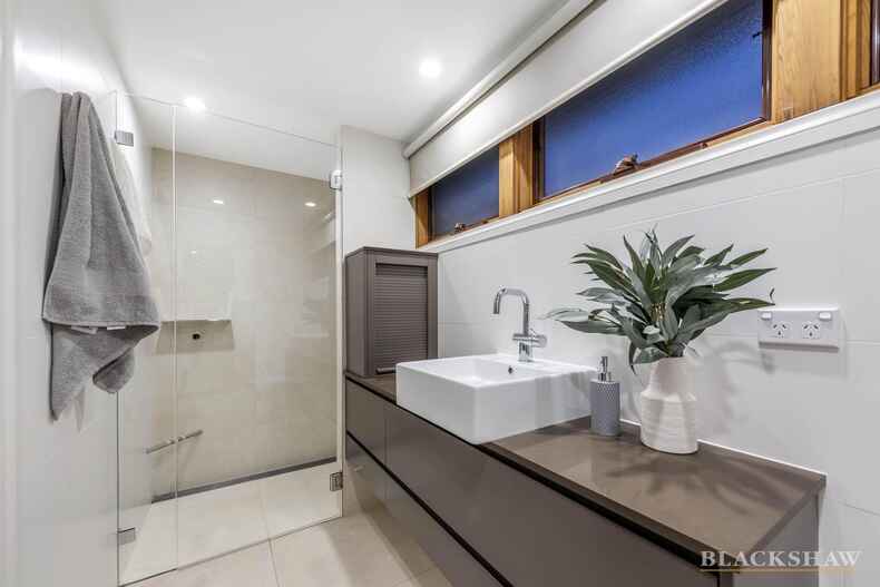 1 Richter Close Fadden 1 Richter Close Fadden