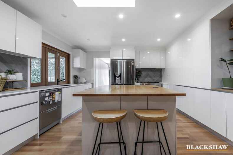 2 Benaroon Circuit Amaroo 2 Benaroon Circuit Amaroo