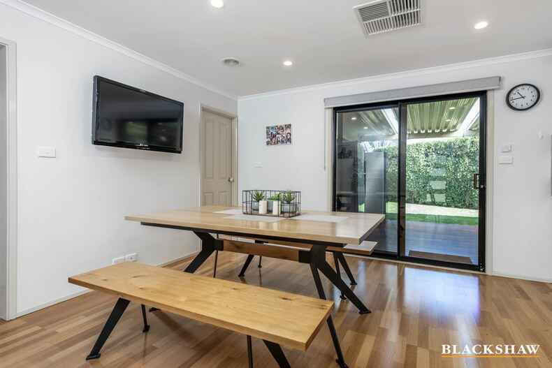 2 Benaroon Circuit Amaroo 2 Benaroon Circuit Amaroo