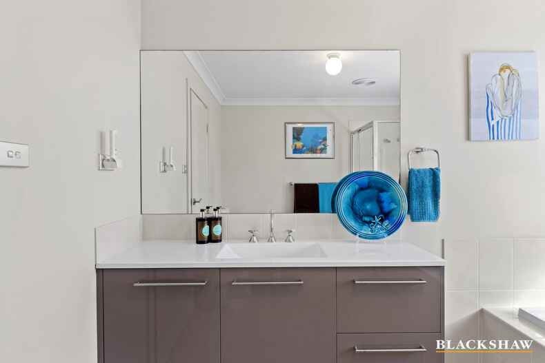 27 Yugura Street Malua Bay