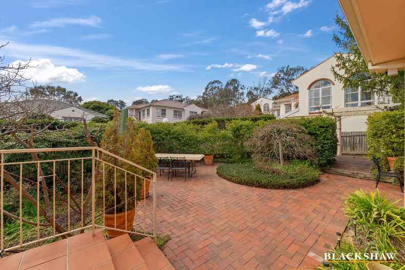 8/10 Taronga Place O'Malley 8/10 Taronga Place O'Malley